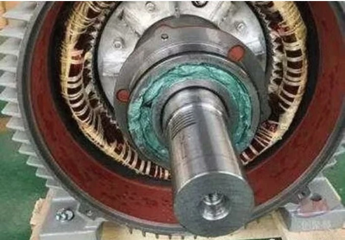 shaft current of motor